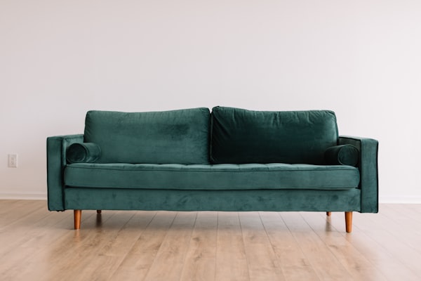 Vendre du mobilier professionnel et de showroom aux enchères — Affaires Enchères Isère Lyon